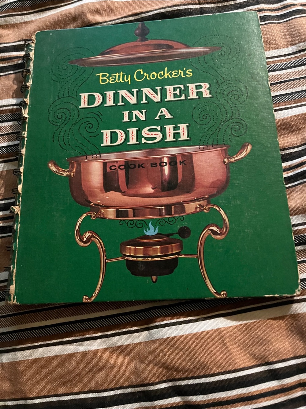 Betty Crocker Green 'Dinner in a Dish' Recipe Cookbook with Copper Illustration
